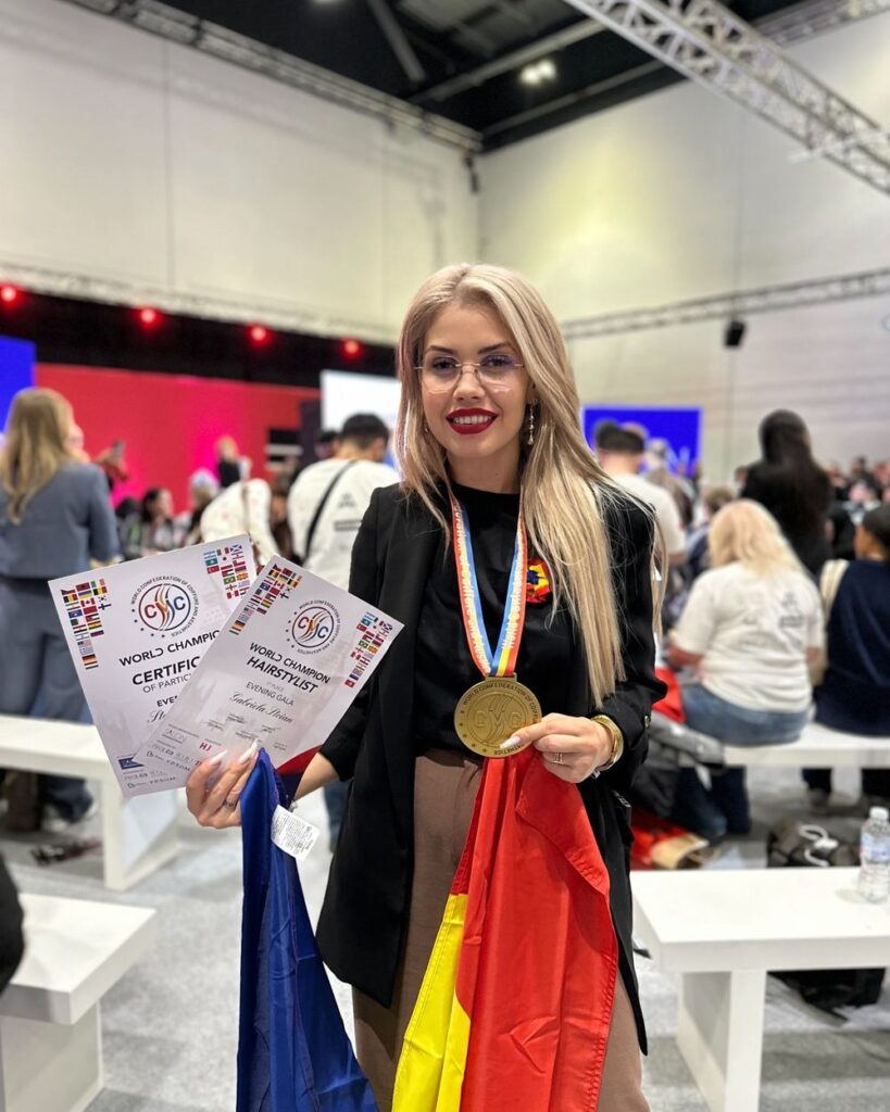 Gabriela Stoian cu medalia și steagul României la World Championship Festival